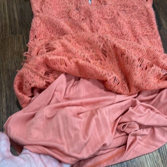 Free People She’s Got it Slip - Picture 8 of 9